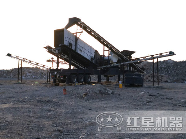 環(huán)保型移動(dòng)石子破碎機(jī)處理建筑垃圾現(xiàn)場(chǎng)