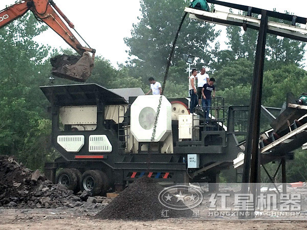 HX1149HD98輪胎鄂破移動破碎機站生產(chǎn)現(xiàn)場實拍