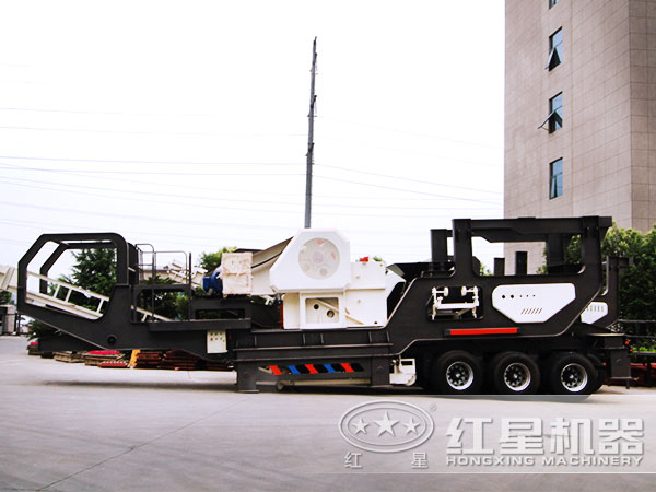 大型移動(dòng)破碎機(jī)設(shè)備實(shí)拍