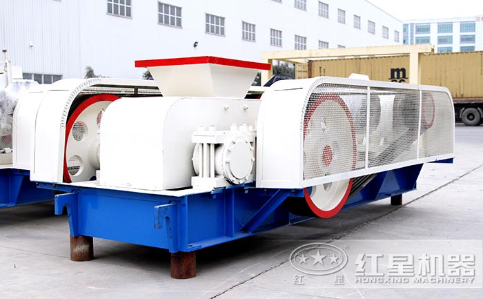 對(duì)輥式煤炭破碎機(jī)設(shè)備實(shí)拍