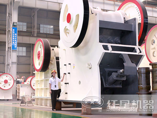 石頭顎式破碎機(jī)廠區(qū)