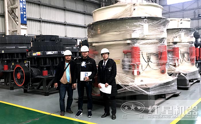 混凝土圓錐破碎機(jī)廠區(qū)