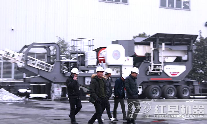 建筑垃圾移動破碎站設備參觀廠區(qū)
