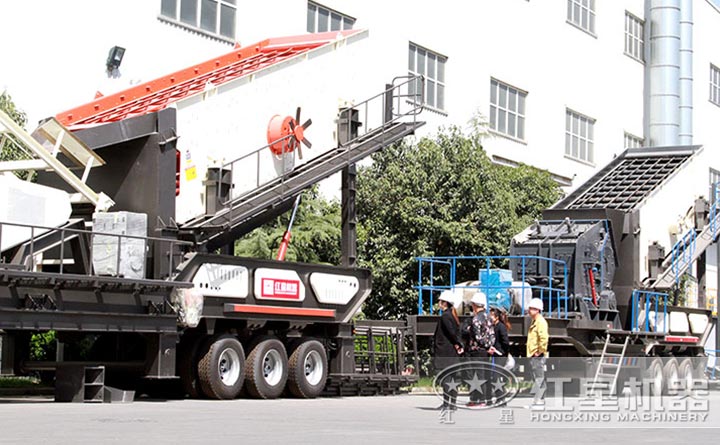 客戶到紅星廠家參觀建筑垃圾粉碎機(jī)