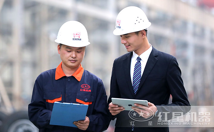 技術(shù)工程師為用戶定制磨砂機(jī)設(shè)備