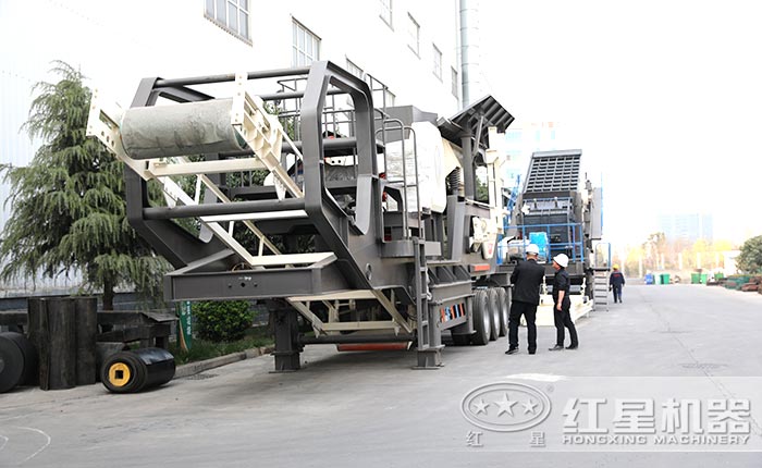 客戶參觀紅星建筑垃圾粉碎機(jī)設(shè)備廠區(qū)