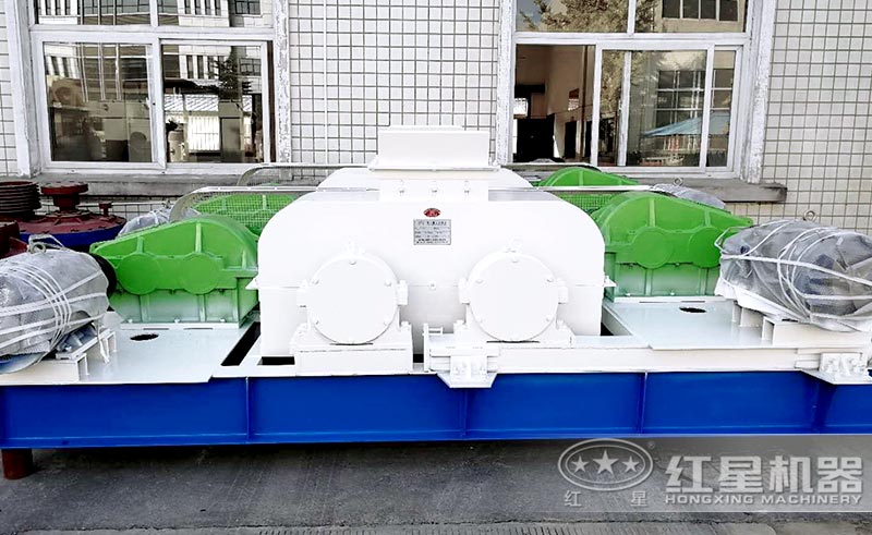 對(duì)輥式一萬多小型制砂機(jī)是比較常見的一款設(shè)備